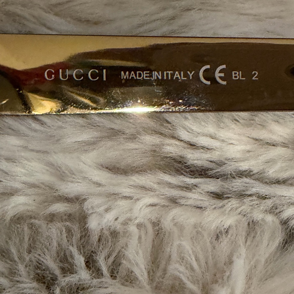 Gucci Black and Floral Cateye Sunglasses - Picture 5 of 13